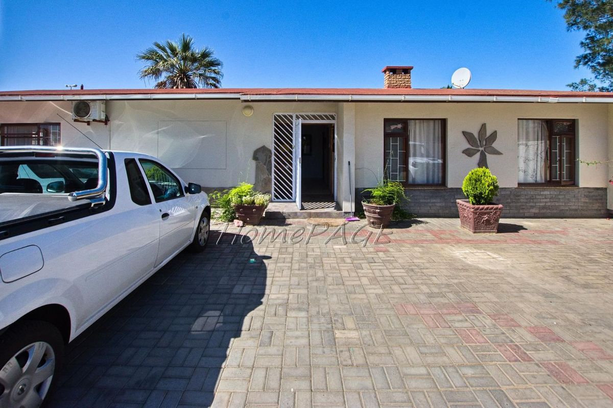 Vineta, Swakopmund: General Business Zoned 3 Bedr home for sale - Photo 5