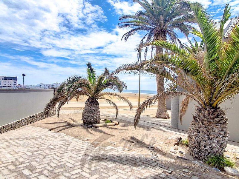 Modern Townhouse For Sale in Vogelstrand, Swakopmund - Photo 2