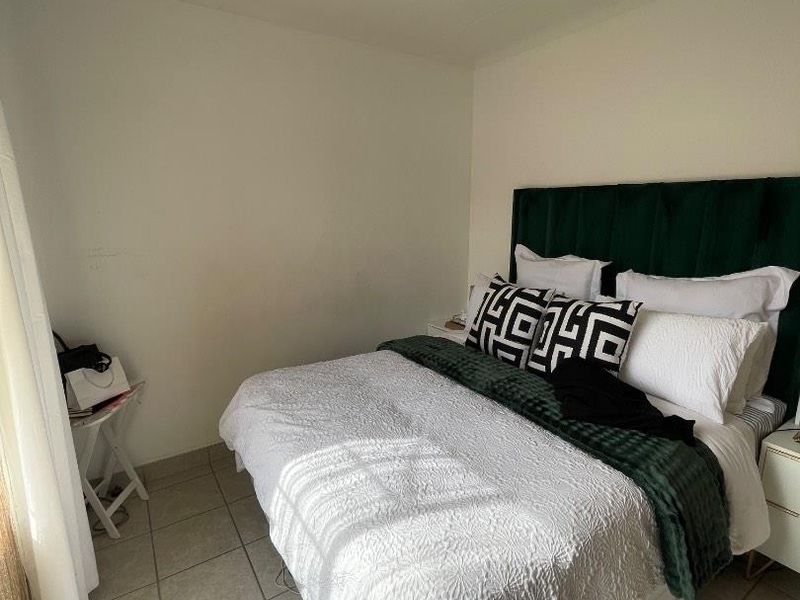 Family-Friendly 4-Bedroom Rental with Outdoor Play Area - Photo 10