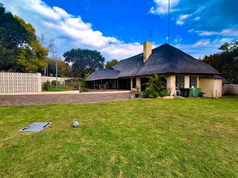 Phenomenal family house for a large family - Photo 3