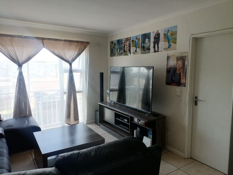 Modern 2 Bedroom Apartment - Photo 2