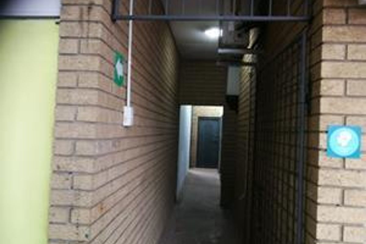 Prime Ground Floor Commercial Space for Lease at Shaikh’s Centre - Photo 4
