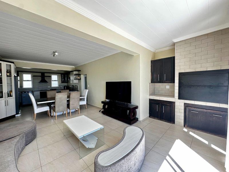 2 Bedroom Apartment TO LET in Kleine Kuppe - Photo 10