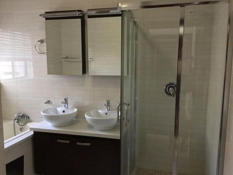 2 Bedroom Apartment in Carslwald - Photo 2