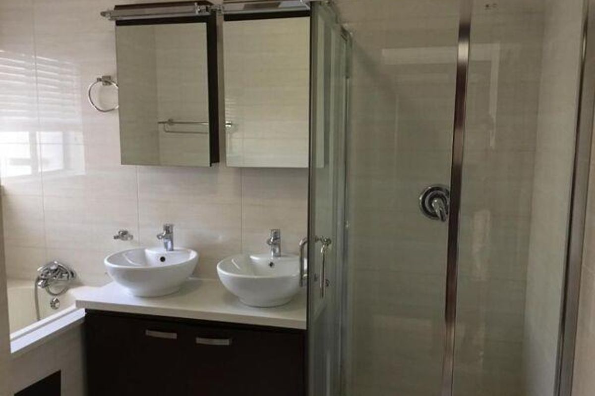 2 Bedroom Apartment in Carslwald - Photo 2