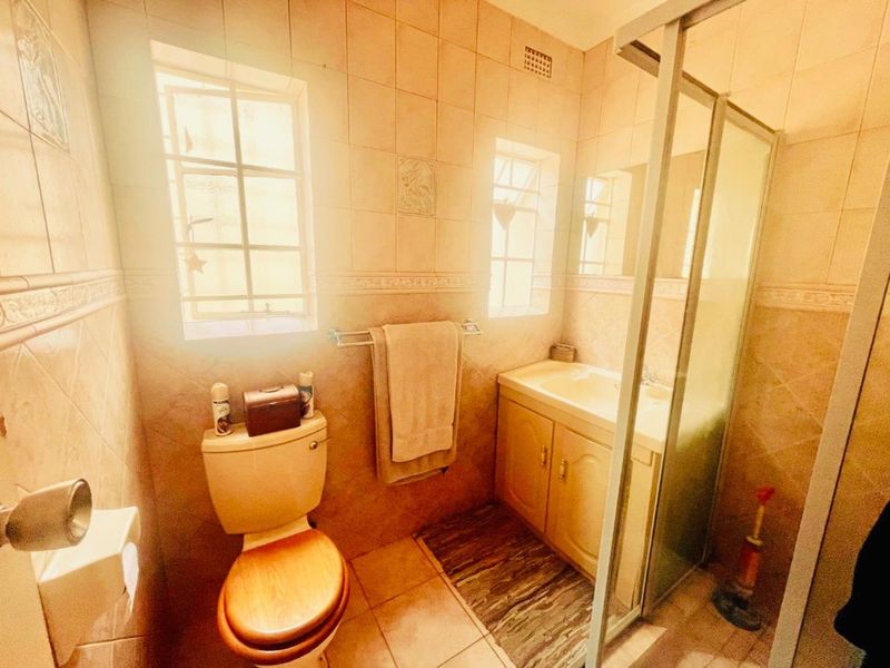 3 bedroom townhouse in a security gated complex - Photo 9