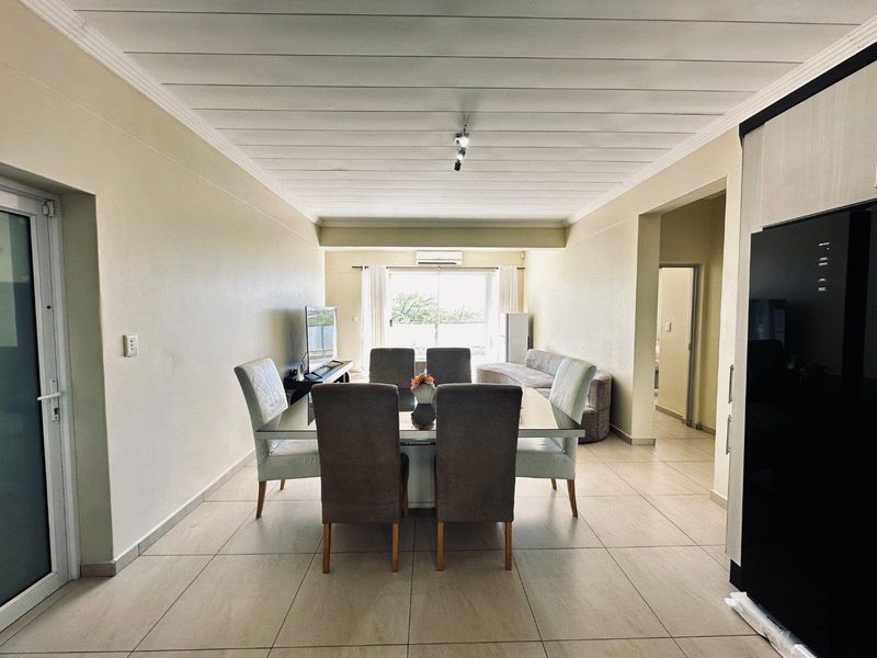 2 Bedroom Apartment TO LET in Kleine Kuppe - Photo 7