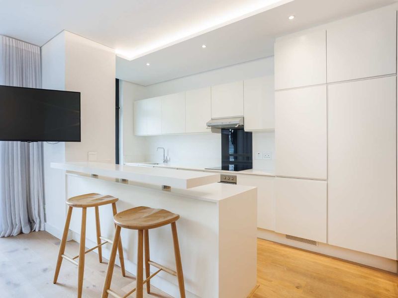 Luxury Polo Village apartment available to rent on Val de Vie Estate - Photo 2