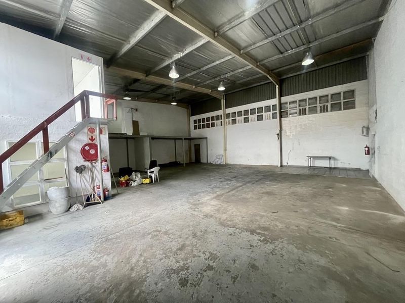 Hendra - 235m2 Warehouse To Let | Springfield Industrial Park - Photo 4