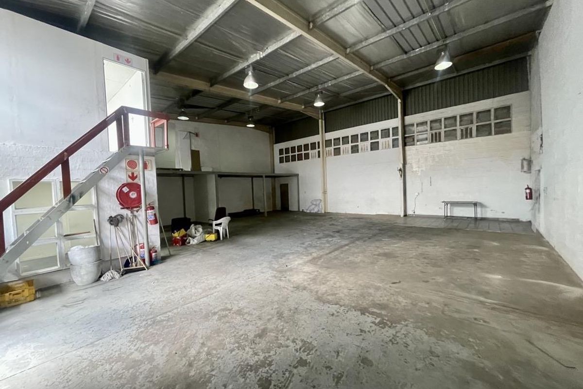 Hendra - 235m2 Warehouse To Let | Springfield Industrial Park - Photo 4