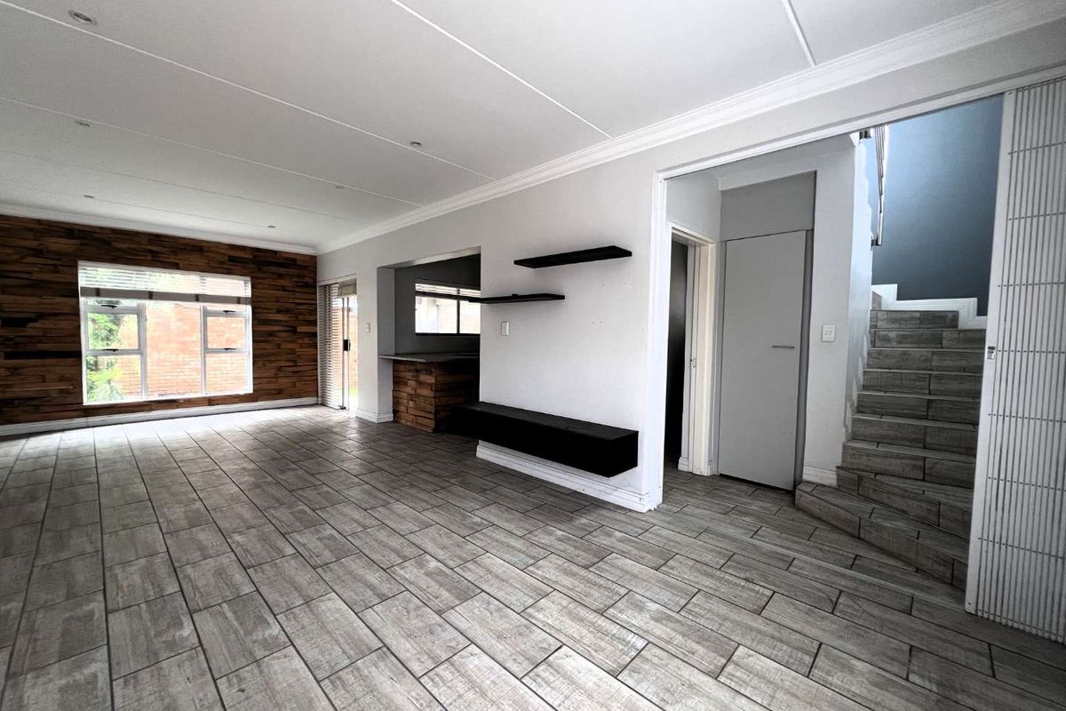 Cul-de-Sac Serenity: Modern Design Meets Family-Friendly Comfort! - Photo 3