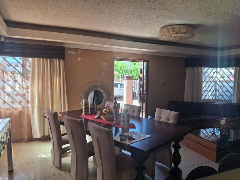 5 Bedroom Double storey House for Sale - Photo 8