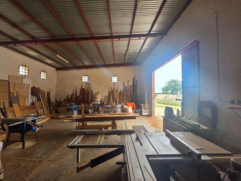 Large Commercial property for sale in Omaruru - Photo 5