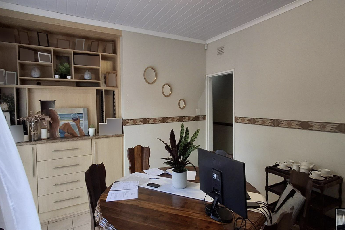 Charming 3 Bedroom Family Home with Stunning Garden in Generaal De Wet - Photo 5
