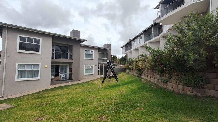 Property #2447981, Apartment For Sale in Island View