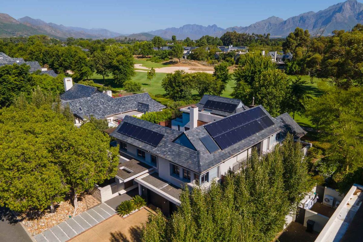 Elegant and Spacious Home on the 14th Fairway with Mountain and Pearl Valley Golf Course Views - Photo 2