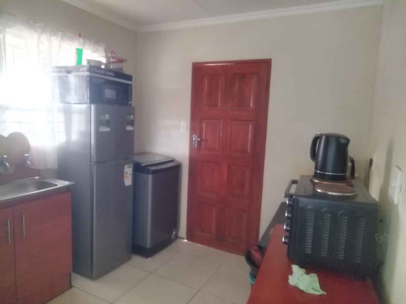 2 bedrooms house for sale in Soshanguve VV EXT 3 - Photo 4