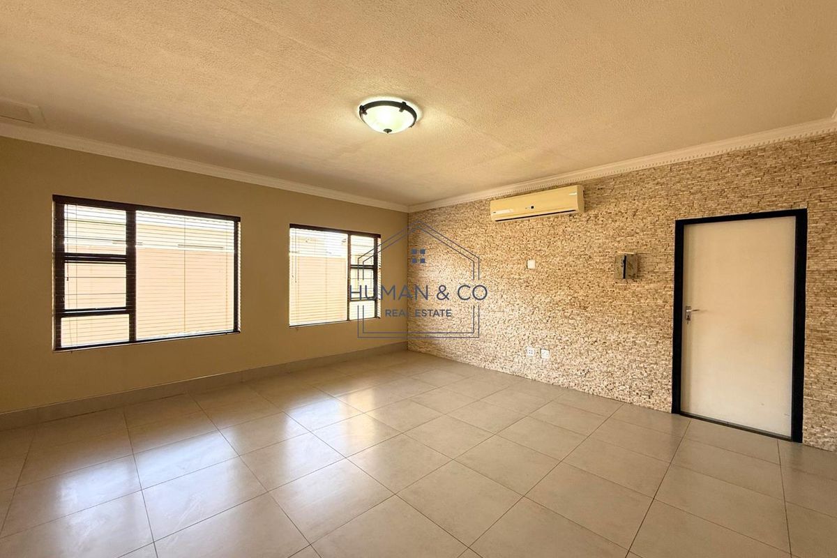 Spacious Family Home on a Large Erf in Meersig - Photo 5