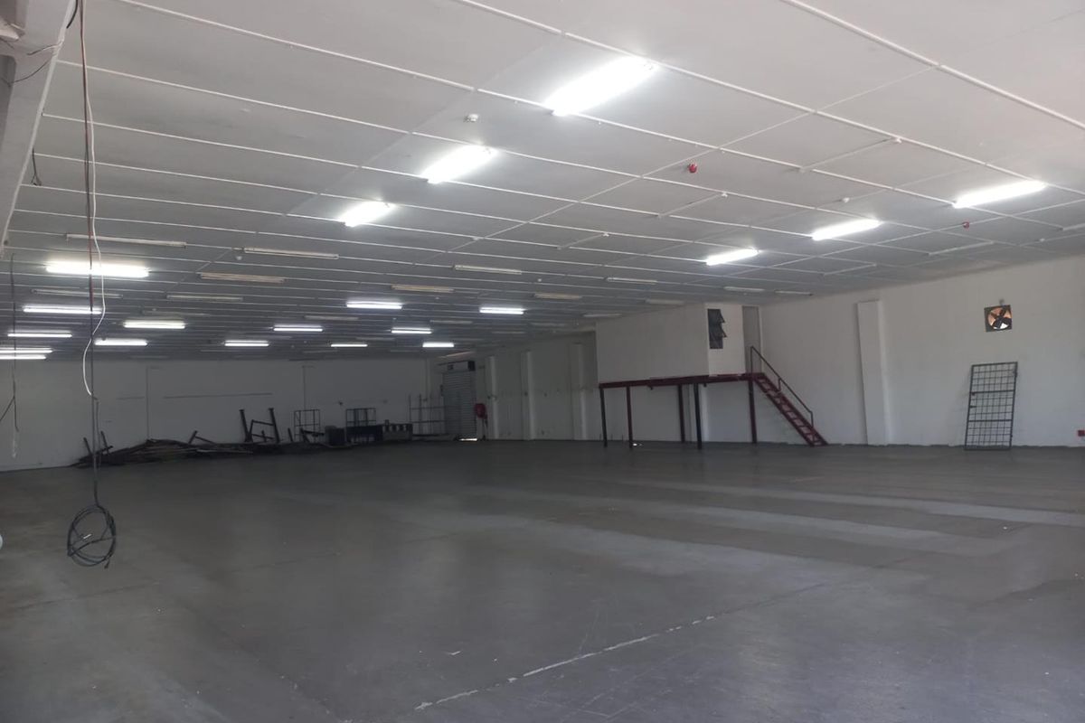 Industrial Property with Warehouses & Secure Facilities To Let - Photo 2