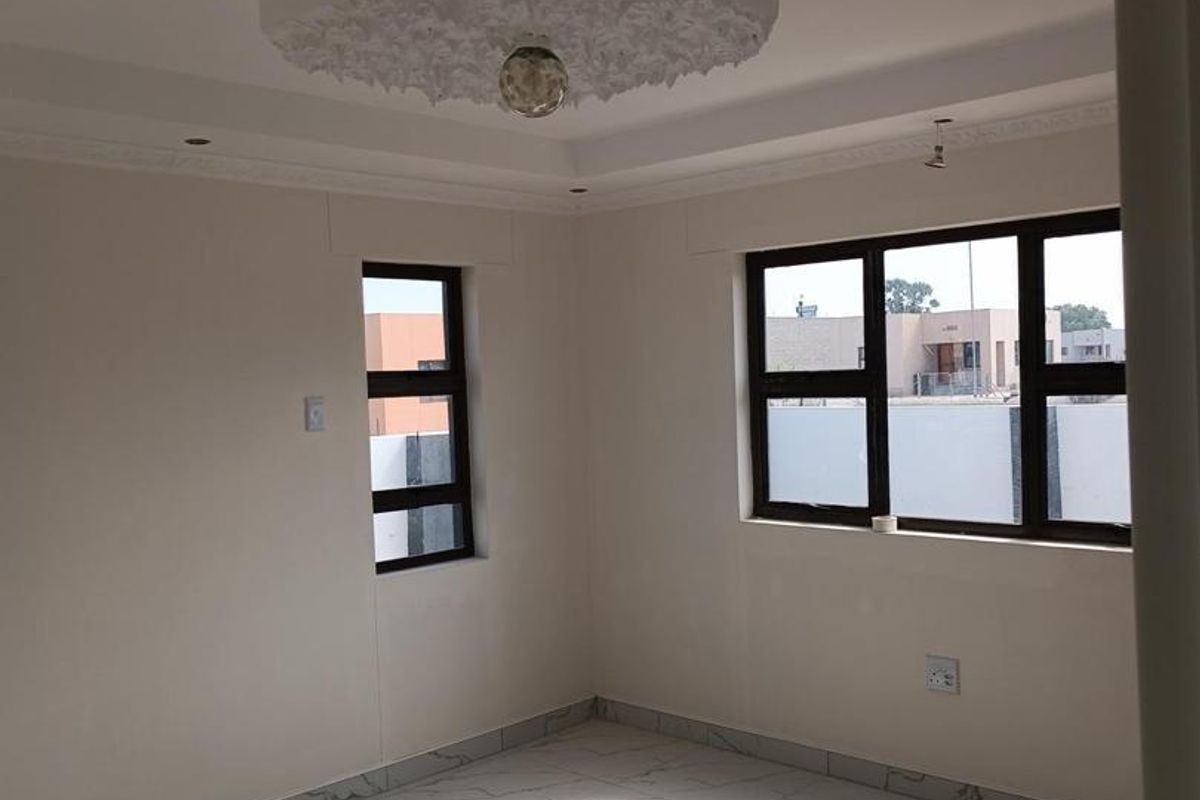 Brand new house - Photo 3