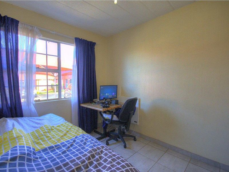 2 bedroom Ground floor unit! - Photo 10