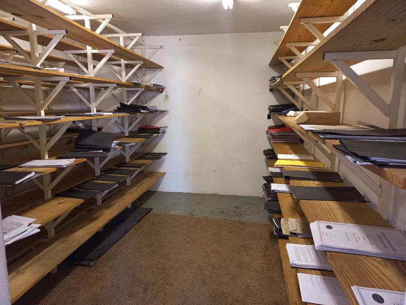 Very neat office space in a very popular building and excellent location - Photo 6