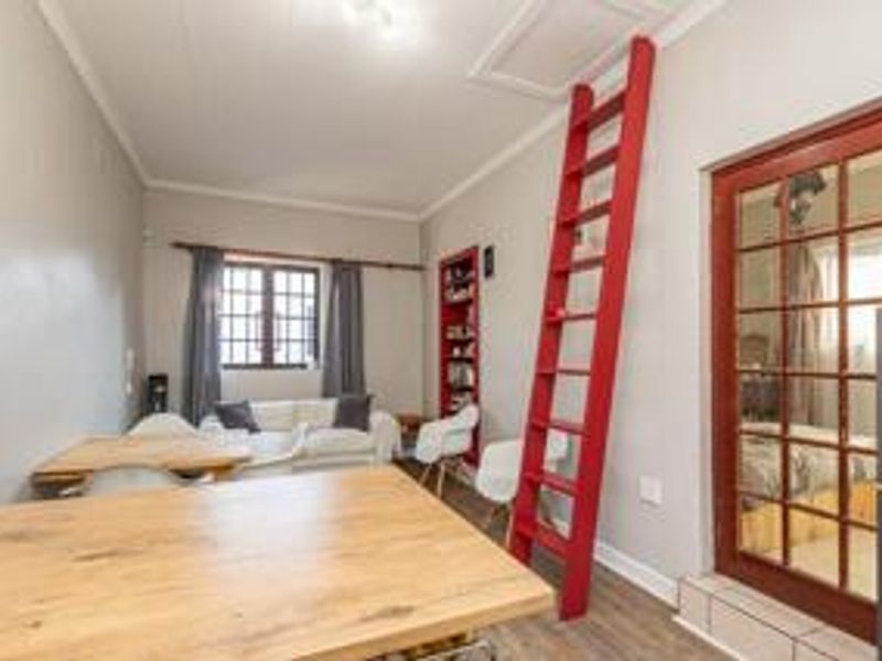 Charming 1-Bed Cottage in the Heart of Muizenberg - Photo 4