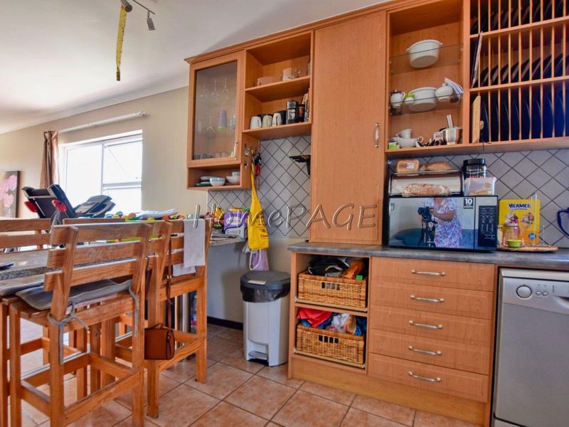 Central, Swakopmund:  3 Bedr Apartment in Toscana is for Sale - Photo 9