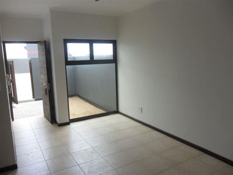 Lock up and Go in Secure Complex! - Photo 2