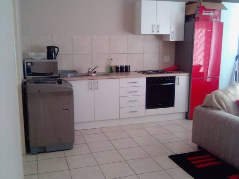 🏡 1-Bedroom Flat for Sale  Price: N$ 500,000 (excluding costs) - Photo 2