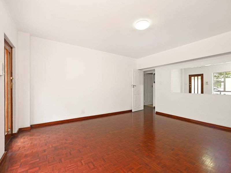 Charming Ground Floor Apartment with Private Garden & Garage – Prime Kenilworth Location! - Photo 7