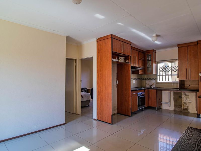 Neat 3 Bedroom townhouse for sale in Heatherview Gardens - Photo 7
