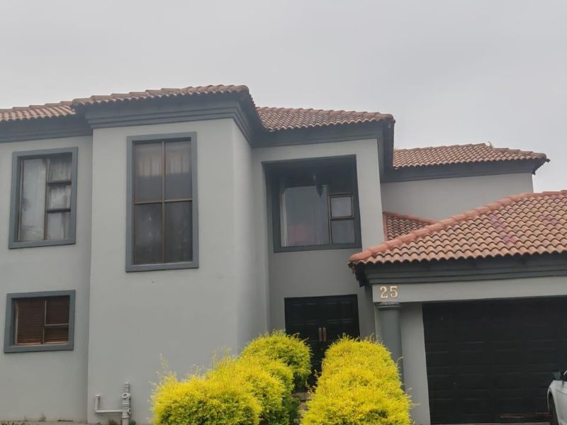 Midrand's Finest: Modern Comfort in a Serene Setting - Photo 2