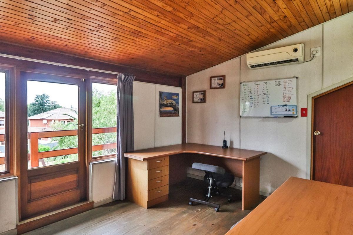 Holiday Lodge Vibes: Luxury Living Awaits You! - Photo 5