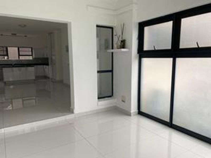 3 Bedroom Ground Floor Apartment For Sale in Palm Lakes Estate - Photo 6