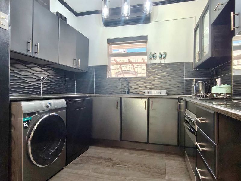 Renovated townhouse for rent in Diaz Beach - Photo 9