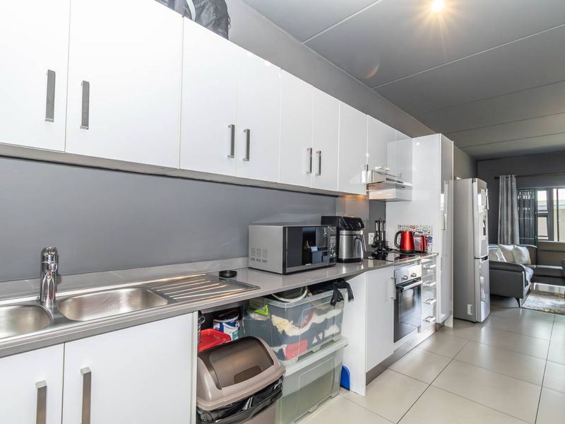 Luxury lifestyle in the Modern Upmarket Isabel Estate ! - Photo 3