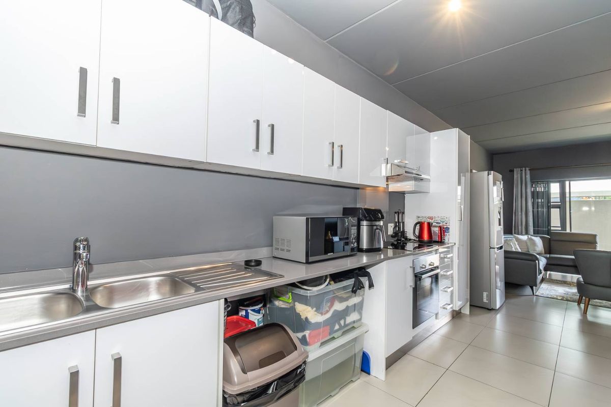 Luxury lifestyle in the Modern Upmarket Isabel Estate ! - Photo 3