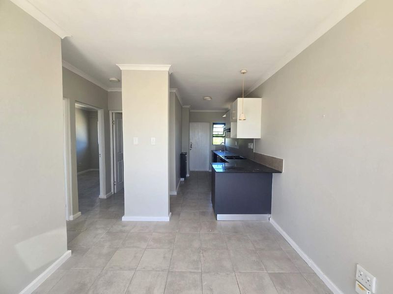 Lock-Up and go comfort in the heart of Newton Park - Photo 2