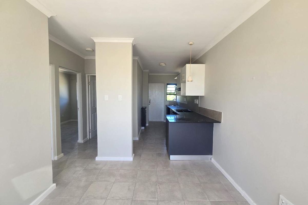 Lock-Up and go comfort in the heart of Newton Park - Photo 2