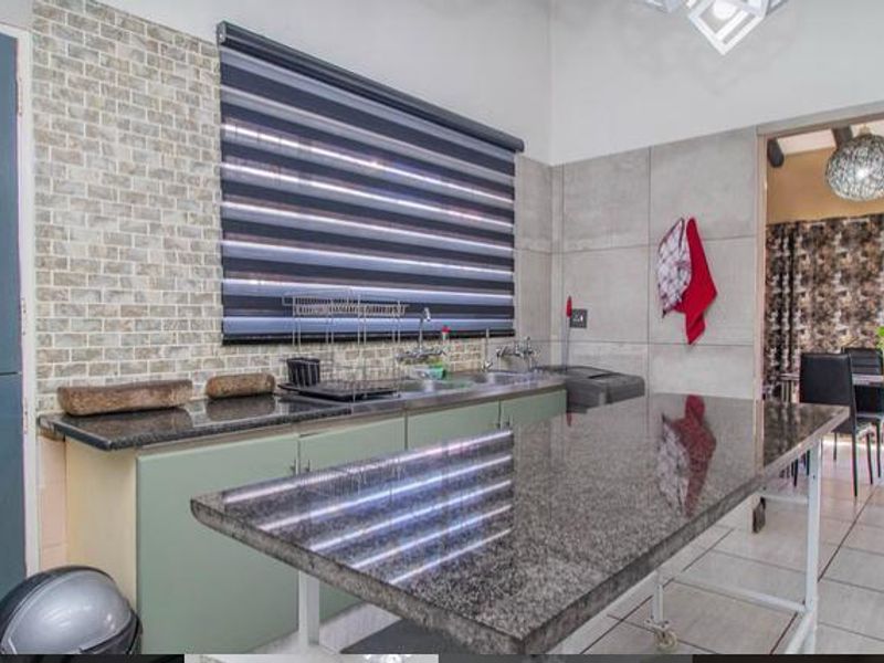 3 Bedroom home and smart investment - Photo 6