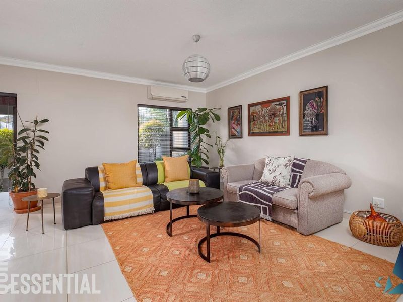 TOWNHOUSE TO LET - KLEIN WINDHOEK - Photo 2