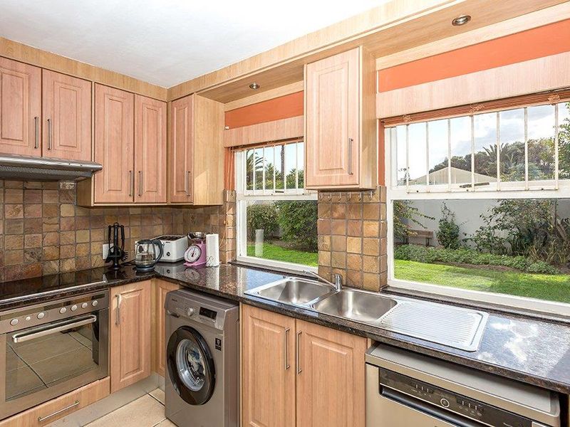 Perfect Family Home in the perfect location - Photo 9