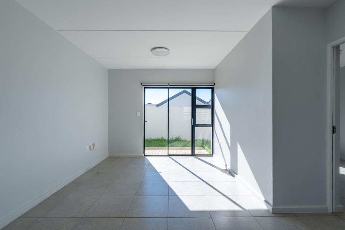 2 Bedroom apartment with Garden - Photo 2