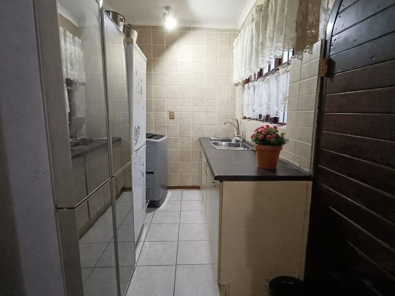 Ideal Starter Home or Downsizer in Dan Pienaar - Photo 9