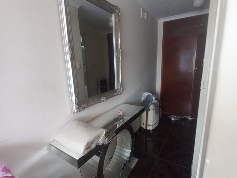 Cozy, Comfortable & Easy Living! - Photo 5