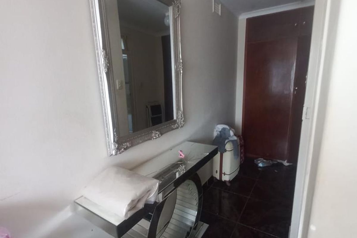 Cozy, Comfortable & Easy Living! - Photo 5