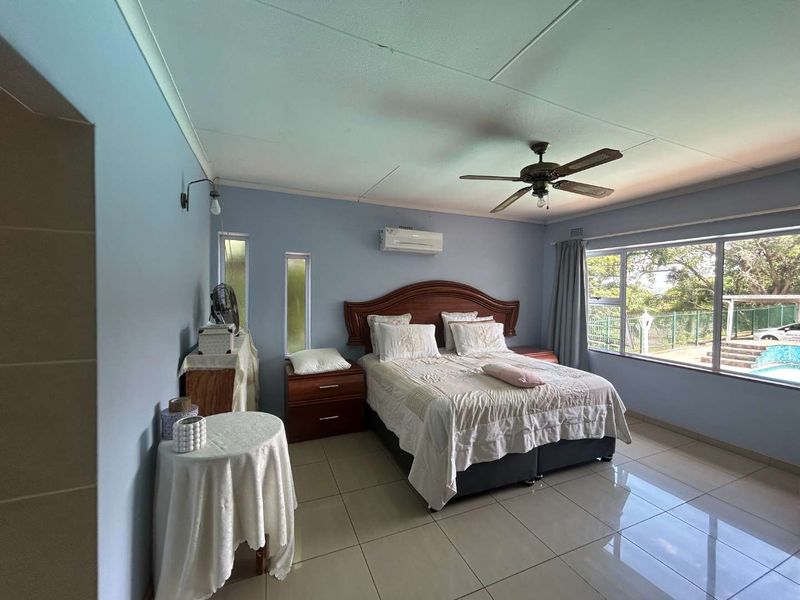 Modern Spacious 4 Bedroom House for Sale in Prime Amanzimtoti, Durban - Photo 10