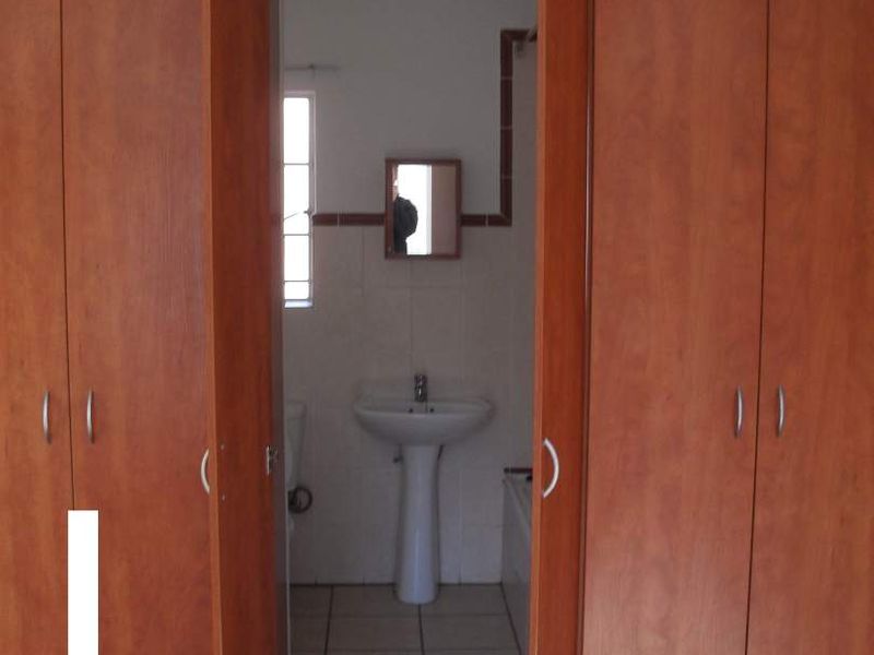 1 BEDROOM FLAT TO RENT IN MOUNTAIN VIEW - Photo 8