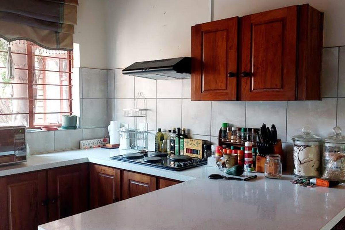 3 bedroom full title townhouse for sale. - Photo 3